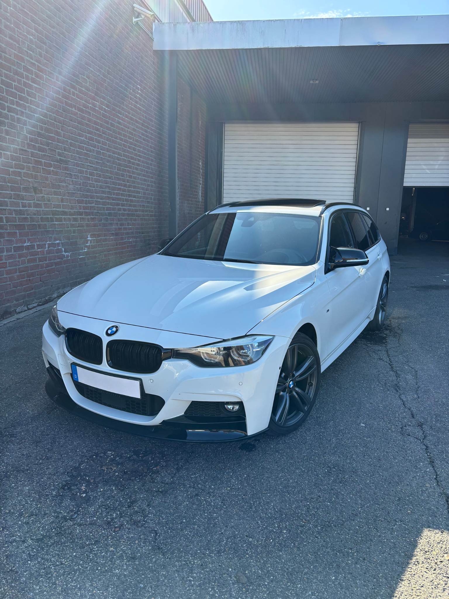 sportwagen-detailing-wit-station-high-gloss.png